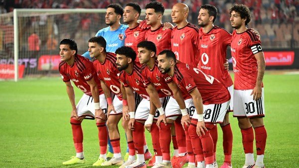 الأهلى يبحث عن صدارة الدورى أمام زد فى مواجهة قوية الليلة فى ستاد القاهرة